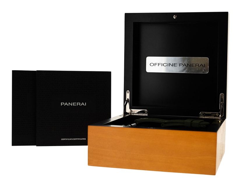 Panerai Luminor 8 Days PAM00590 Image 4